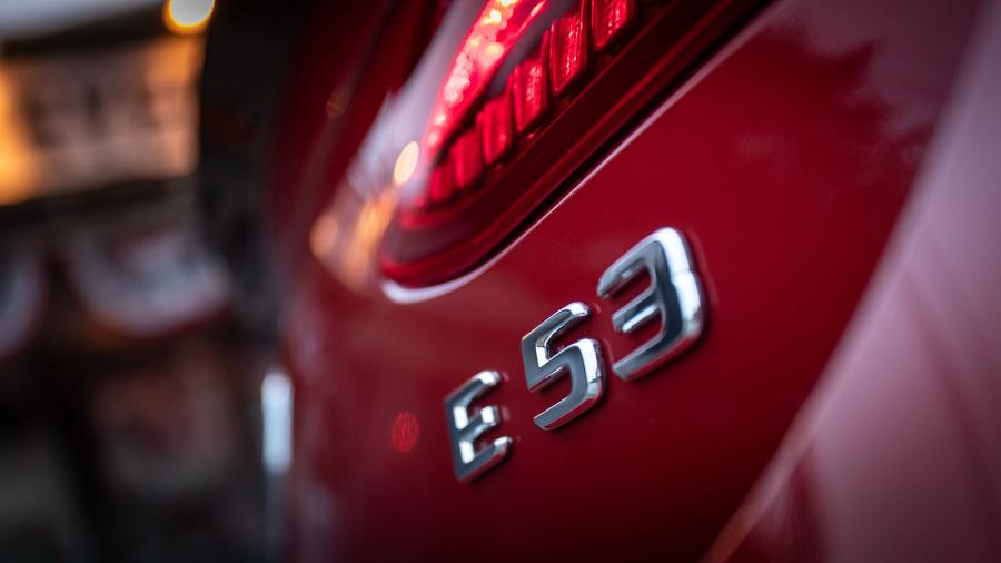 Логотип Mercedes-AMG E53 4Matic+ Cabriolet (A238) 2018 года  (фото 9 из 16)